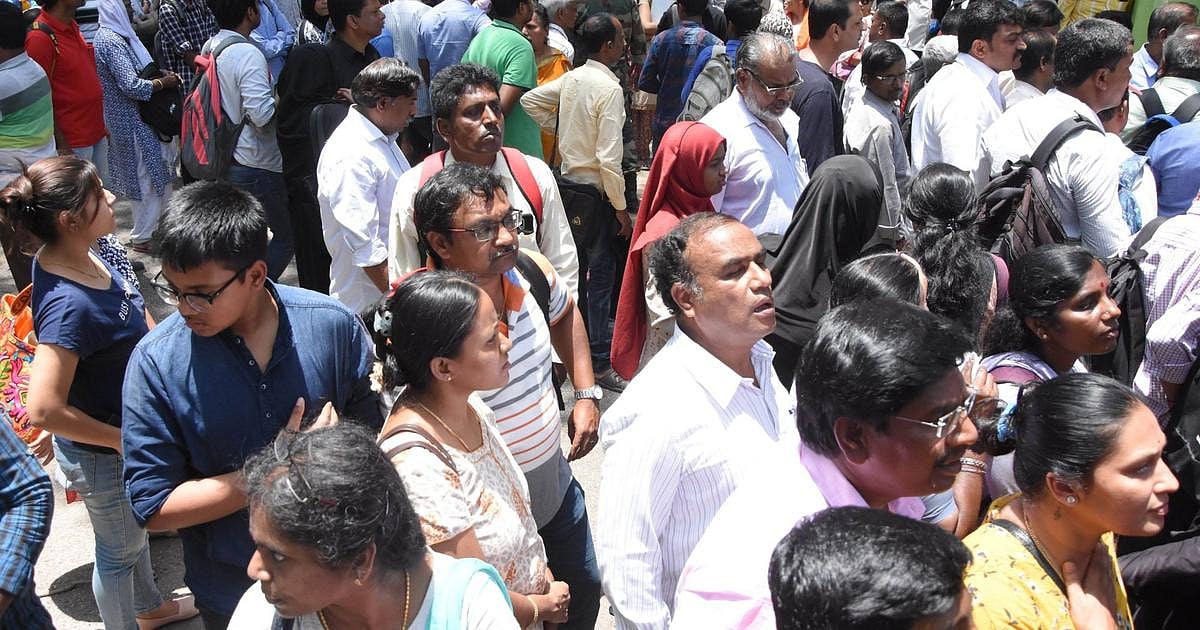 ரயில் தாமதத்தால் நீட் எழுத முடியாமல் தவித்த 600 மாணவர்கள் - மீண்டும் தேர்வு எழுத அனுமதி!