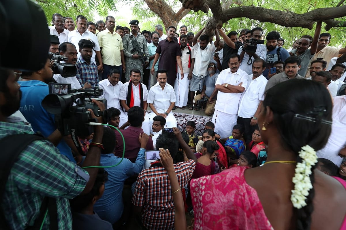 மக்களோடு மக்களாக அரவக்குறிச்சியில் தி.மு.க தலைவர் ஸ்டாலின் பரப்புரை - ஆல்பம்