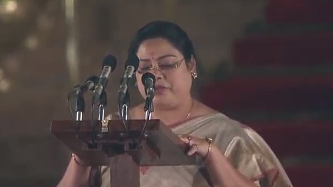 #LIVE பிரதமராக பதவியேற்றார் மோடி - அமைச்சரவையில் இடம் பெற்றவர்களின் பட்டியல்!