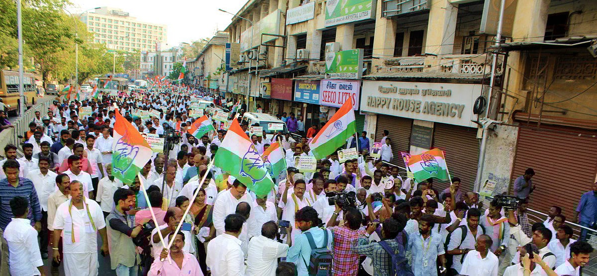 ராகுல் தலைவராக நீடிக்க வேண்டி பேரணி நடத்திய தமிழக காங்கிரஸார் மீது வழக்குப்பதிவு 