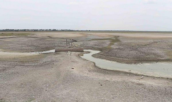 மதுராந்தகம் ஏரியை தூர்வார பொதுமக்கள் கோரிக்கை !