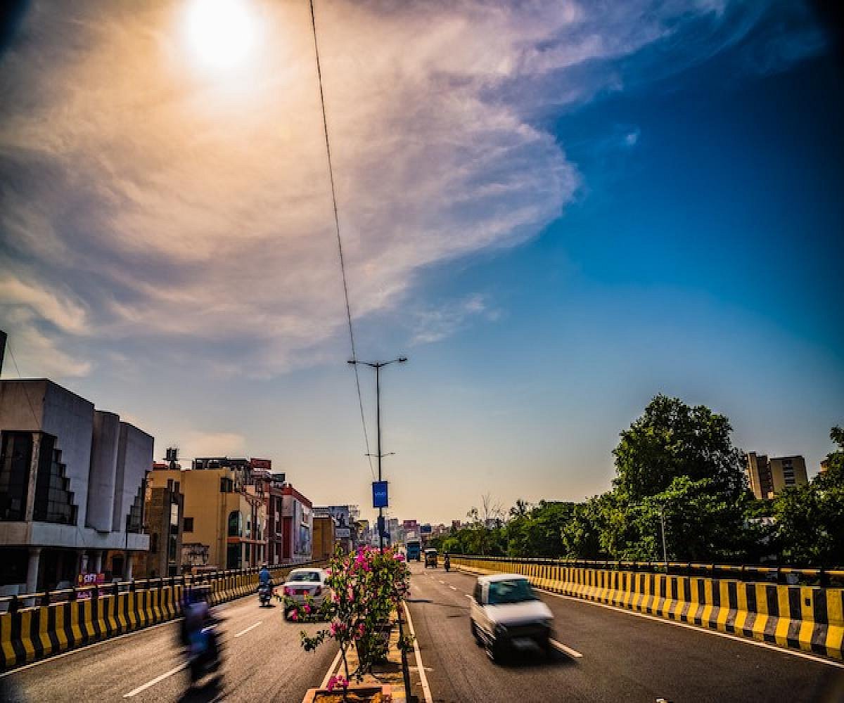 தென் தமிழகத்தில் இடியுடன் கூடிய மழை பெய்யும்: 11 மாவட்டங்களில் வெயில் சுட்டெரிக்கும் - வானிலை எச்சரிக்கை!