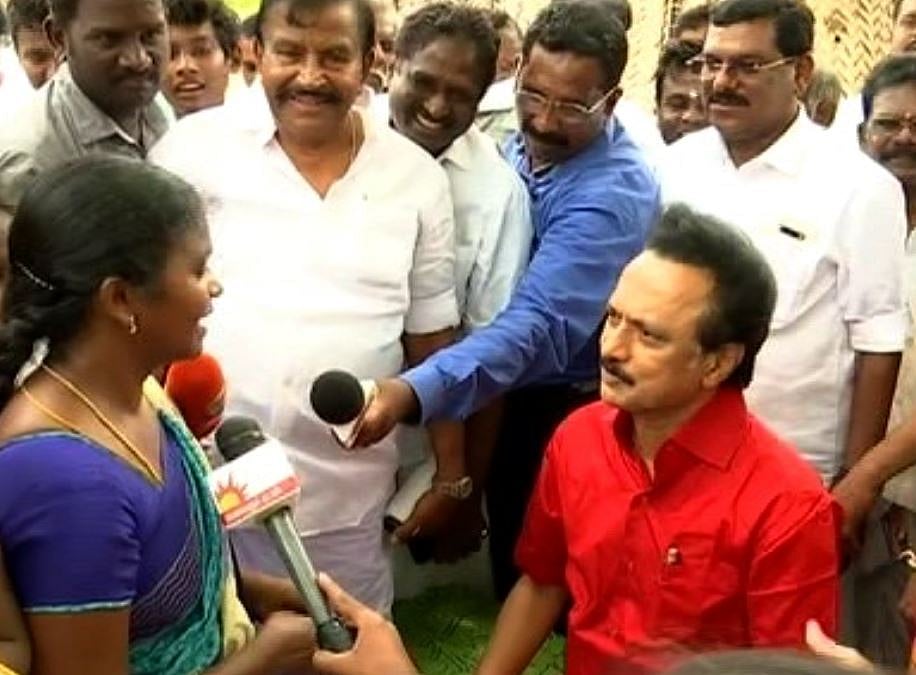 “எங்க விவசாயத்தை மட்டும் காப்பாத்துங்க போதும்” - தளபதியிடம் கோரிக்கை வைத்த பெண் !