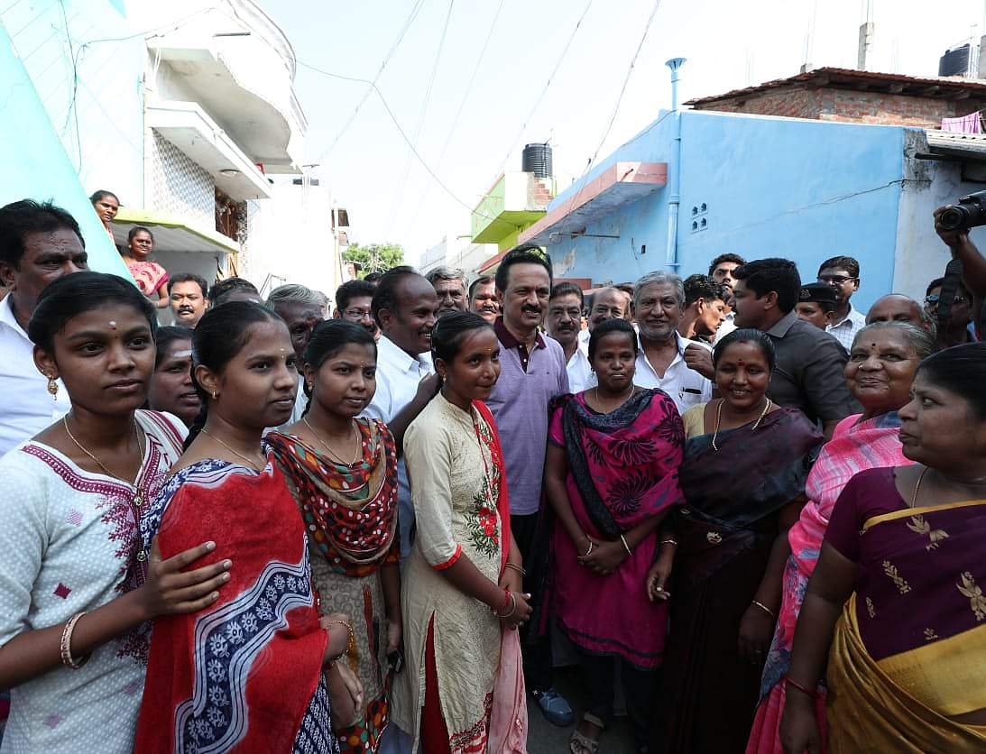 மு.க.ஸ்டாலின்  பிரசாரத்துக்கு அமோக வரவேற்பளித்த திருப்பரங்குன்றம் மக்கள்! (ஆல்பம்)