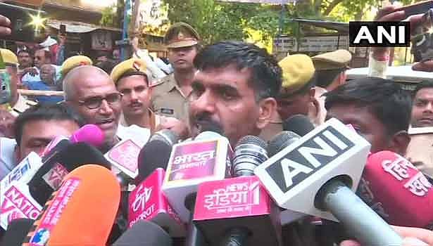 மோடிக்கு எதிராக வாரணாசியில் போட்டியிடும் பகதூரின் வேட்புமனு நிராகரிப்பு!