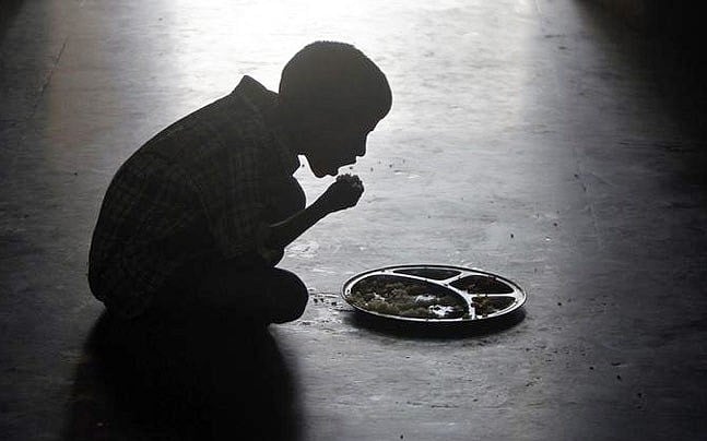 ஆந்திராவில் பட்டினிச் சாவு : கொடும் பசியால் மண்ணைத் தின்ற குழந்தை பலி! 