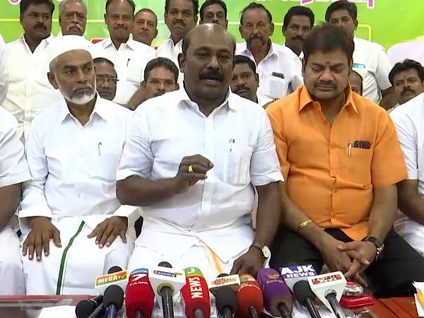 தண்ணீர் தட்டுப்பாட்டால் தமிழகத்தில் பல ஆயிரம் கோடிக்கு வணிகம் பாதிப்பு - விக்கிரமராஜா !