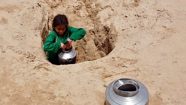 “தண்ணீர் இல்லாமல் தினமும் போராட முடியாது” : தற்கொலைக்கு அனுமதிக்க மோடிக்கு விவசாயி கடிதம்!