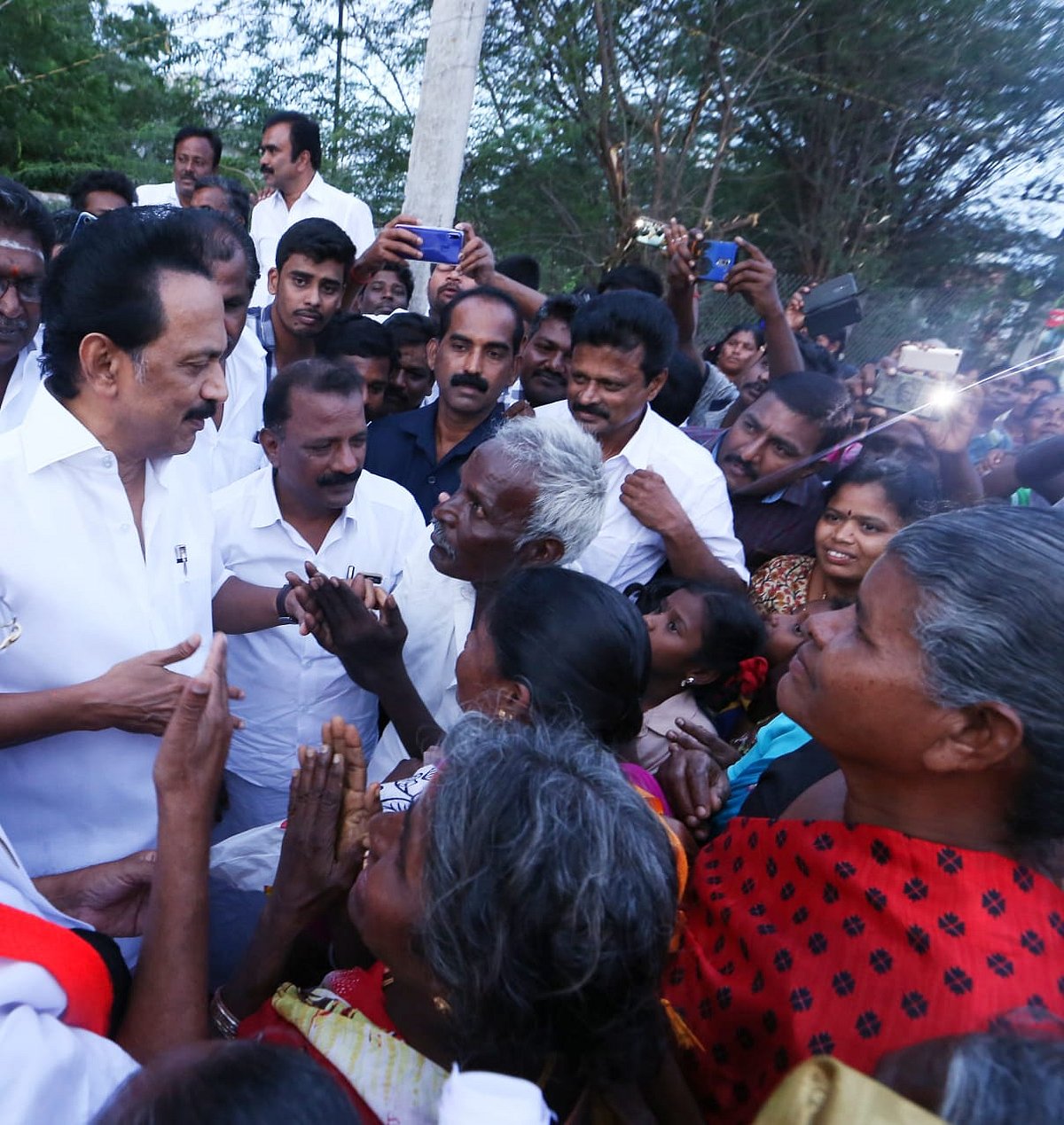 சூலூர் தொகுதிக்குட்பட்ட மக்களுக்கு நன்றி தெரிவித்த மு.க.ஸ்டாலின் (Album)