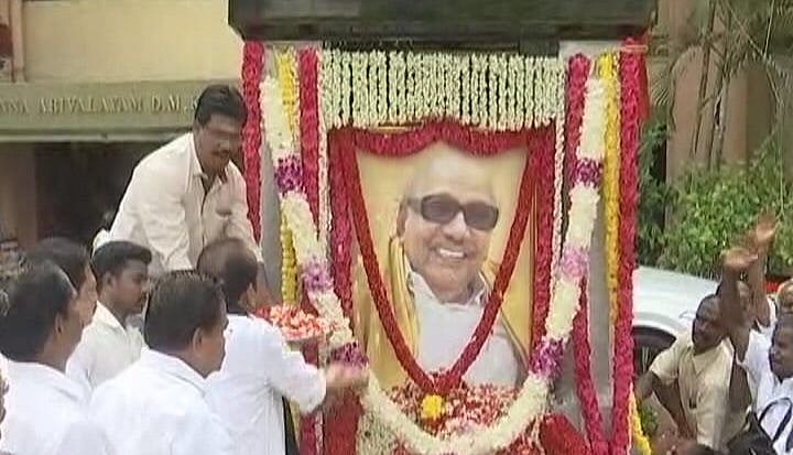 கலைஞரின் திருவுருவச் சிலைக்கு முன் இந்தி திணிப்பை எதிர்க்க சபதம் ஏற்போம்: வைகோ அழைப்பு!