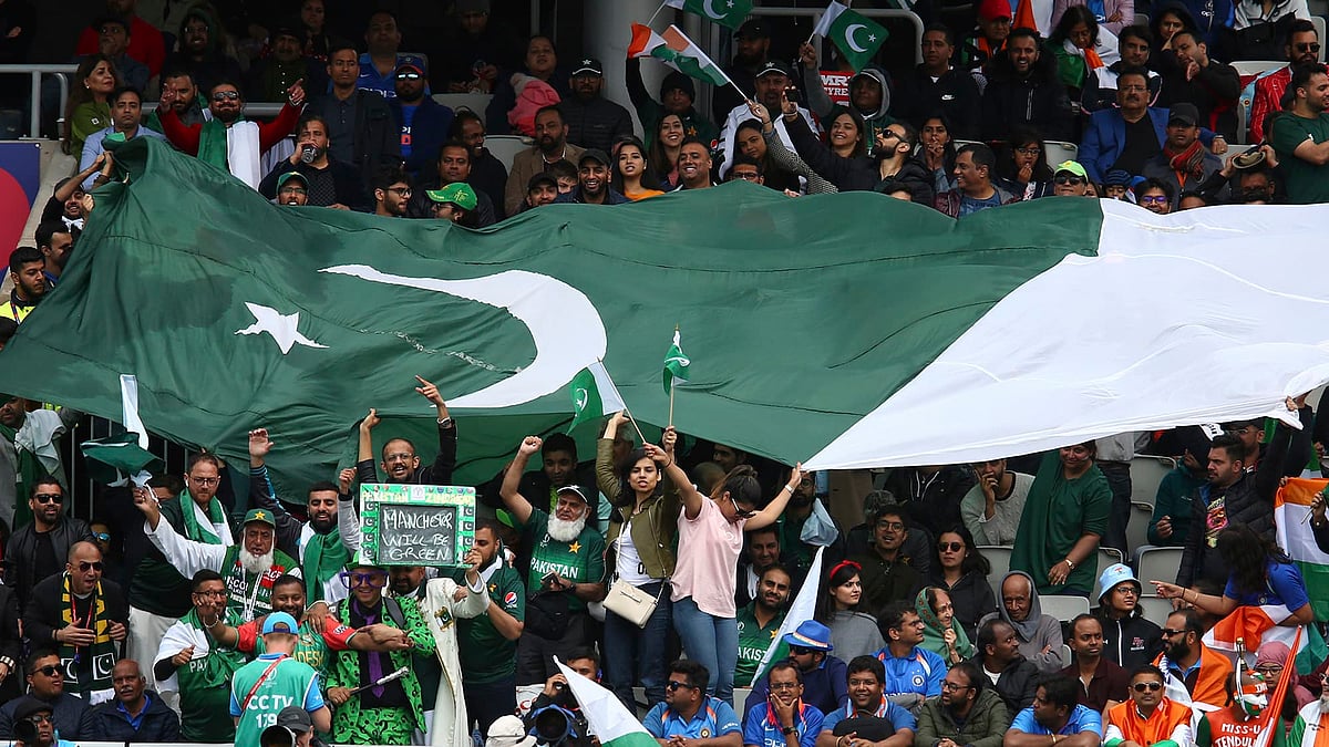 தொடர் தோல்வி எதிரொலி : பாகிஸ்தான் கிரிக்கெட் அணியை தடை செய்யுமாறு ரசிகர்கள் கோரிக்கை!