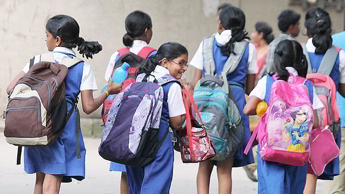 குடிநீர் தட்டுப்பாடு: புத்தகப் பையோடு தண்ணீர் பாட்டிலையும் கொண்டுவர மாணவர்களுக்கு அட்வைஸ்!