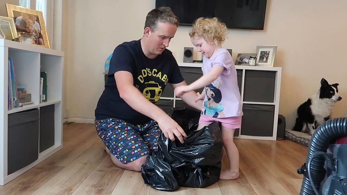 ட்ரெண்ட் ஆகிவரும் ‘Vacuum Challenge’ : ரிஸ்க் எடுக்கும் சமூக வலைதள மக்கள்!