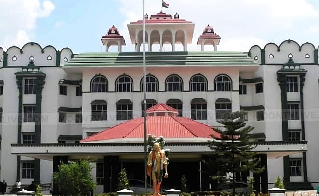 தனியார் பள்ளிகள் கல்விகட்டணத்தை இணையத்தில் வெளியிடவேண்டும்: 1 மாதம் கேடுவிதித்த நீதிமன்றம்