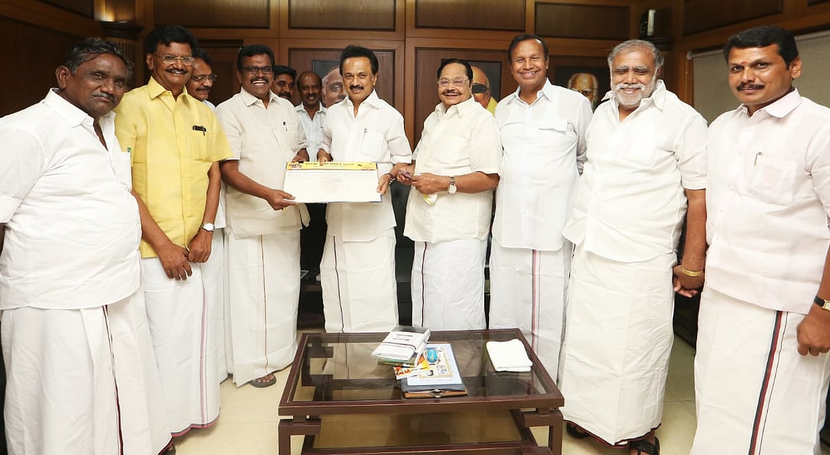 தலைவர் மு.க.ஸ்டாலின் முன்னிலையில் தி.மு.கவில் இணைந்தார் தங்க தமிழ்ச்செல்வன்! (Album)