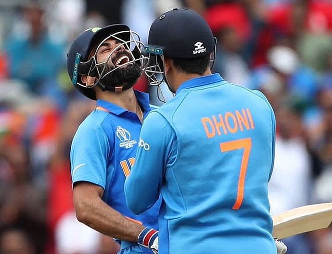 தவான் சதம்... கோலி, ரோஹித் அரைசதம் : ஆஸ்திரேலிய அணிக்கு 353 ரன்கள் இலக்கு!