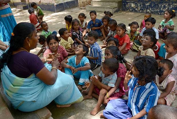 அங்கன்வாடி பணியாளர்களை பணியிடமாற்றம் செய்தது ஏன்? : மாநில மனித உரிமை ஆணையம் நோட்டீஸ்!