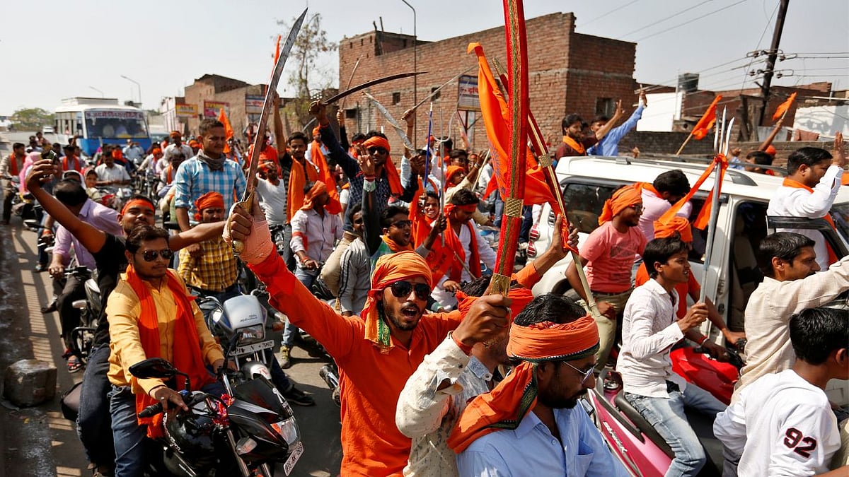 பசு பாதுகாப்பு குண்டர்களுக்கு ம.பி. அரசு செக்: அப்பாவிகளை தாக்கினால் 5 ஆண்டு சிறை!