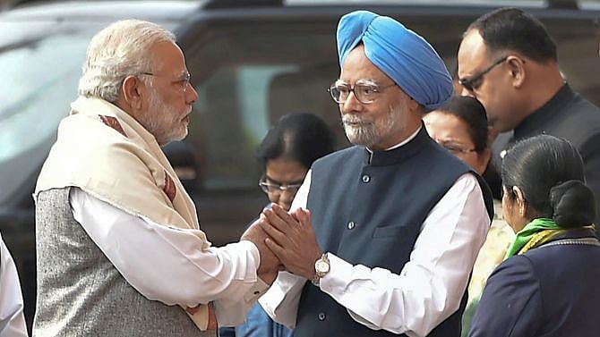 தனது அரசை விமர்சித்த மன்மோகன் சிங்கை பழிவாங்கும் மோடி? : ஊழியர்களின் எண்ணிக்கை குறைப்பு!