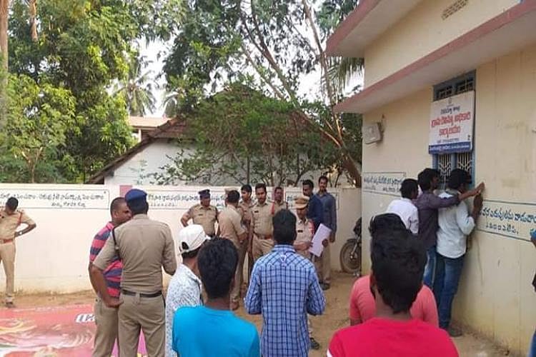 கீழே விழுந்த பழங்களை எடுத்ததற்காக தலித் இளைஞர் அடித்துக் கொலை : ஆந்திராவில் கொடூரம்!