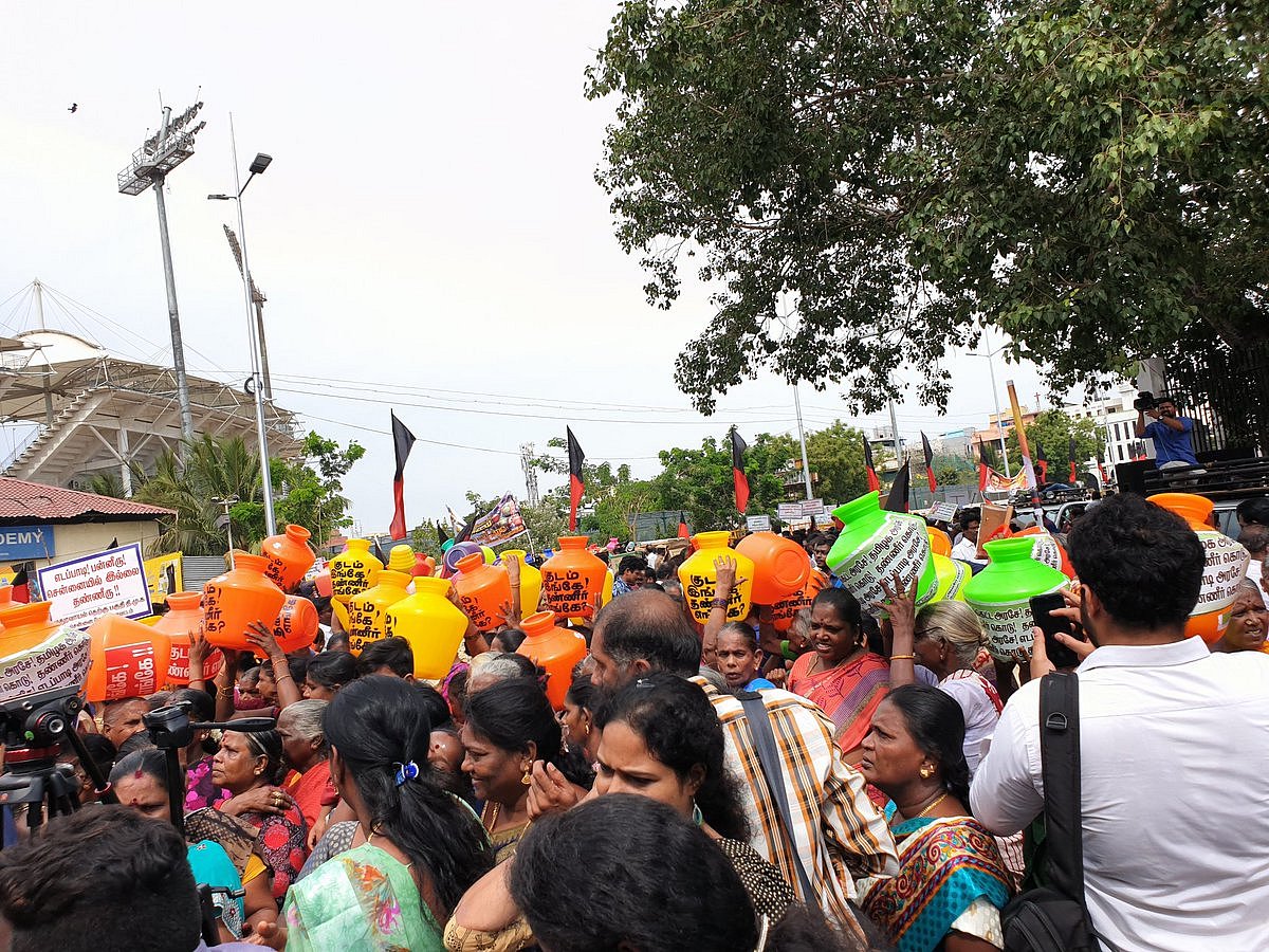 தண்ணீர் பஞ்சத்தை போக்காத அரசுக்கு எதிராக மு.க.ஸ்டாலின் தலைமையில் சென்னையில் போராட்டம்!