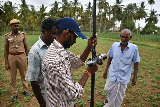 8 வழிச்சாலை: தீர்ப்பு வந்து 10 வாரங்களாகியும் நிலத்தை ஒப்படைக்காமல் இழுத்தடிக்கும் அரசு