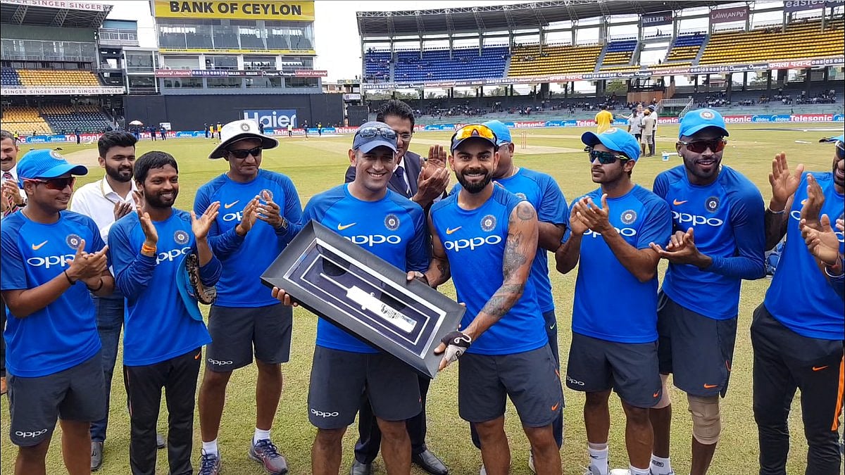 இளைஞர்களின் ரோல் மாடல்.. ‘தோனி’ என்னும் மேஜிக் மேன் - பிறந்தநாள் தின சிறப்பு பகிர்வு !