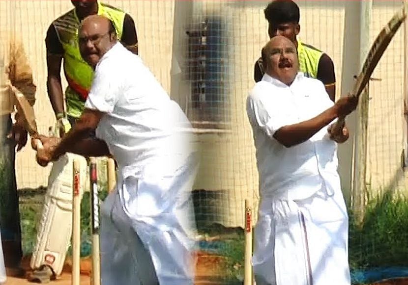 “இருக்குற கடுப்புல இவரு வேற...” - ஜெயக்குமார் பேச்சால் நொந்துபோன கிரிக்கெட் ரசிகர்கள் !