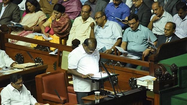 நம்பிக்கை வாக்கெடுப்பை தள்ளிப்போட காங்கிரஸ் கூட்டணி பிளான் : இன்றே நடத்த அடம்பிடிக்கும் பா.ஜ.க!