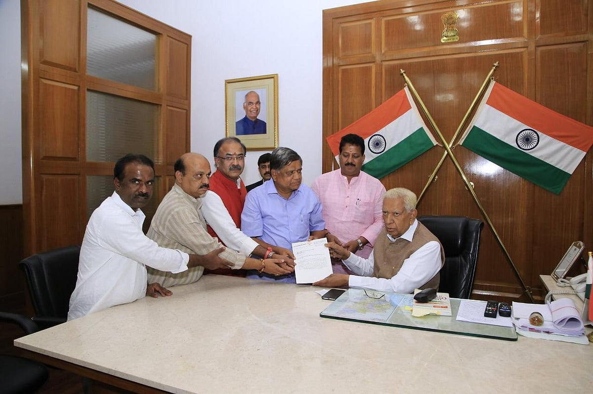 நம்பிக்கை வாக்கெடுப்பை தள்ளிப்போட காங்கிரஸ் கூட்டணி பிளான் : இன்றே நடத்த அடம்பிடிக்கும் பா.ஜ.க!