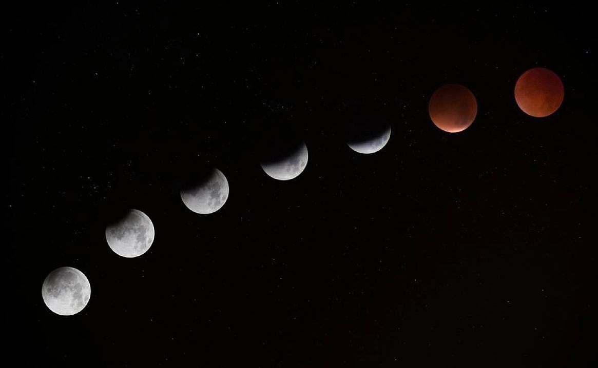 149 வருடங்களுக்குப் பிறகு தோன்றும் அபூர்வ சந்திர கிரகணம்... இன்று இரவு பார்க்கலாம் - மிஸ் பண்ணிடாதீங்க !