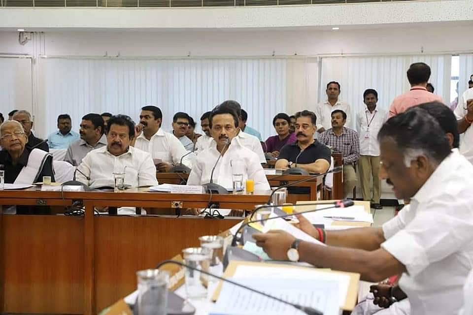 பொருளாதார இட ஒதுக்கீட்டுக்கு ஆதரவு? : புயலைக் கிளப்பிய காங்கிரஸ், மார்க்சிஸ்ட் நிலைப்பாடு!