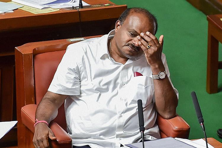 #LIVE கர்நாடக அரசியல் : ஆபரேஷன் கமலாவும் குமாரசாமியை துரத்தும் கர்மாவும்!