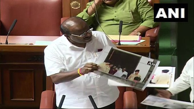 “ஆளுநர் அனுப்பும் கடிதங்களிலிருந்து என்னைக் காப்பாத்துங்க” : கர்நாடகா முதல்வர் குமாரசாமி வேண்டுகோள் !