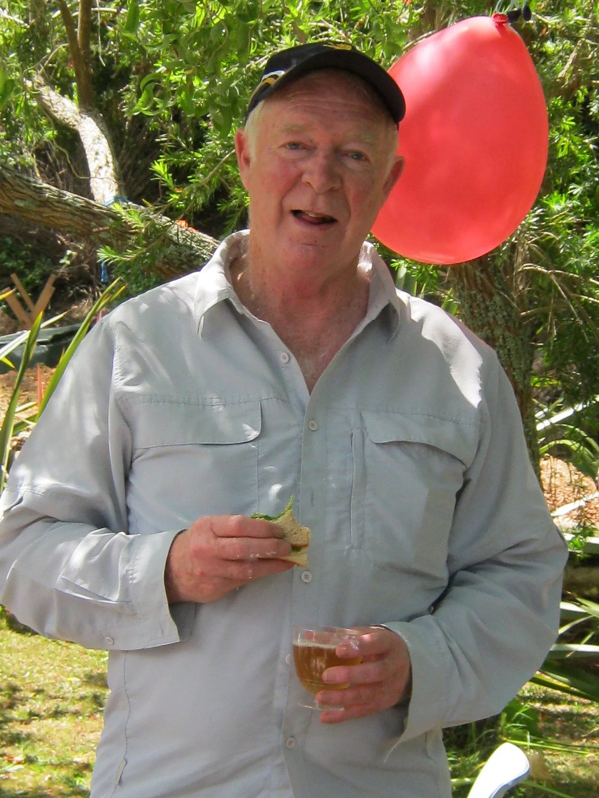 ஜிம்மி நீஷமின் சிறுவயது பயிற்சியாளர் டேவ் கார்டன்.