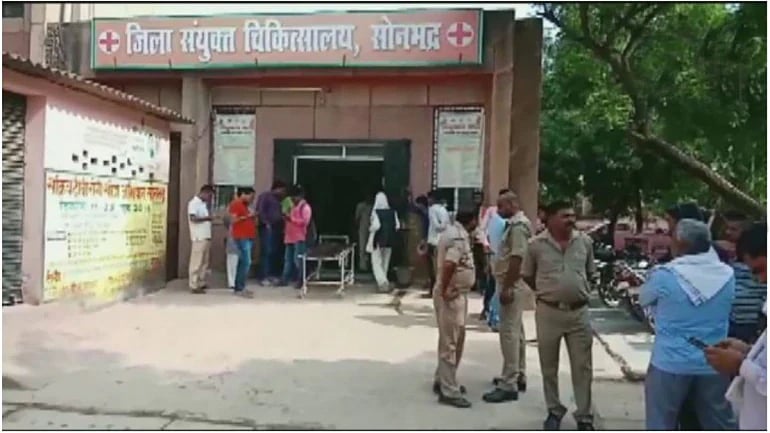 நிலத்தகராறில் நியாயம் கேட்ட 9 பேர் சுட்டுக்கொலை... கிராமத் தலைவர் தப்பியோட்டம் : போலீஸ் வலைவீச்சு!