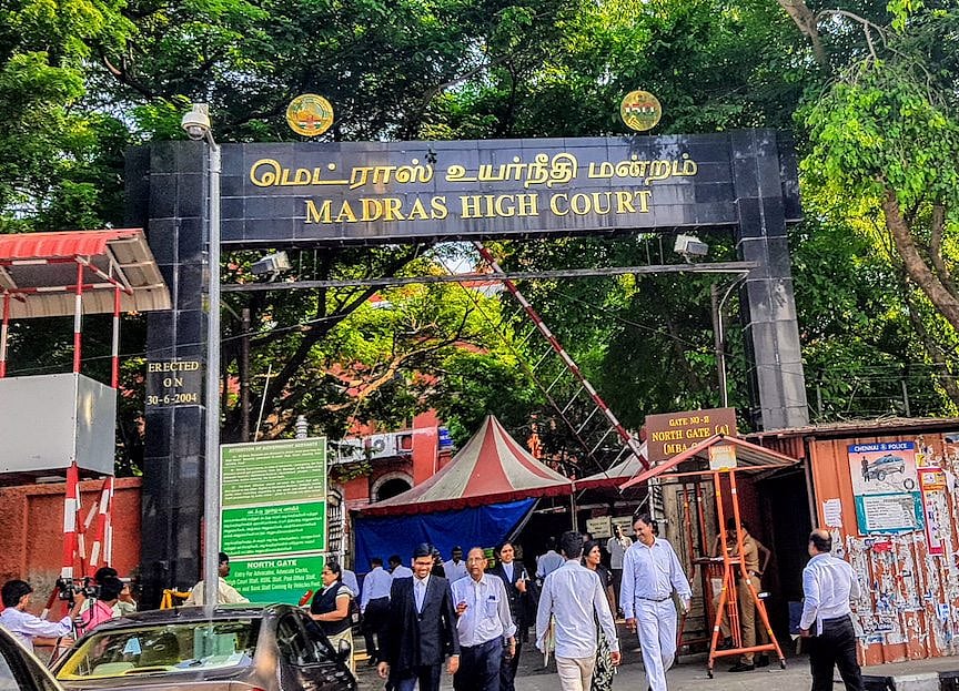 மருத்துவக் கல்லூரி பதவி உயர்வு கலந்தாய்வில் முறைகேடு? - மருத்துவ கல்வி இயக்குநருக்கு ஐகோர்ட் நோட்டீஸ்!