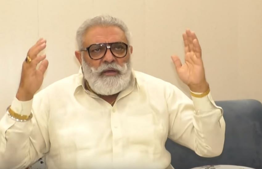 யுவராஜ் இருக்க தோனிக்கு கேப்டன் பதவி கிடைக்க காரணம் என்ன? : கிளம்பிய புதிய சர்ச்சை