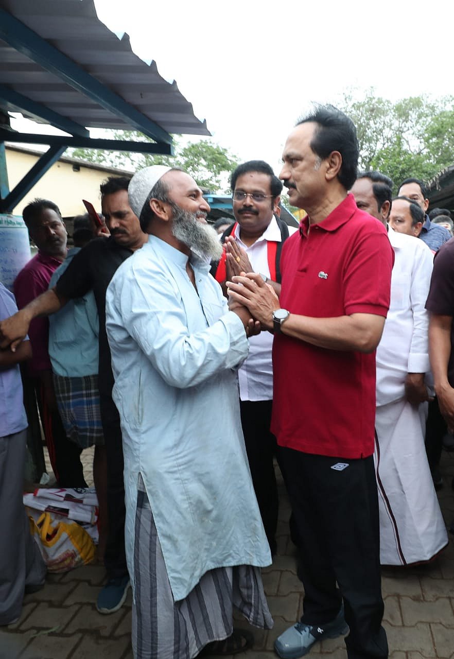 பரப்புரையை தொடங்கிய மு.க.ஸ்டாலின்... திரண்டு வந்து வரவேற்பளித்த வேலூர் மக்கள்... (ஆல்பம்)