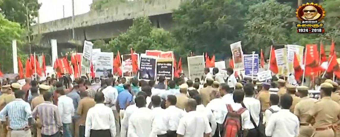 போராடுபவர்கள் மீது அடக்குமுறையை ஏவுவதா? : சென்னையில் 500-க்கும் மேற்பட்டோர் போராட்டம்!