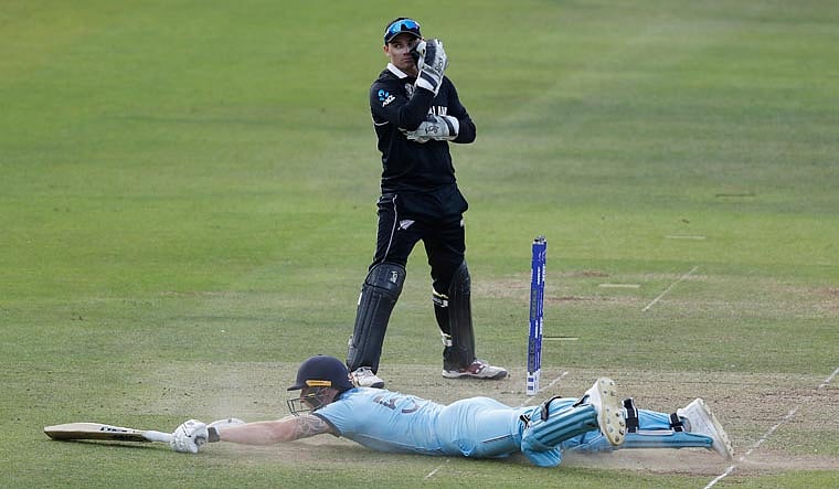 ‘அந்த ஓவர் த்ரோவுக்கு ரன் வழங்கியது தவறுதான்.. ஆனால், அதற்காக வருந்தமாட்டேன்’ - சர்ச்சை அம்பயர் தர்மசேனா