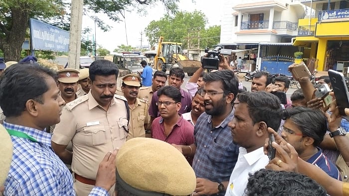 மதுரையில் ரகசியமாக நடந்த புதிய கல்வி கொள்கை கருத்து கேட்பு கூட்டம் : முறியடித்த ஜனநாயக அமைப்புத் தோழர்கள்