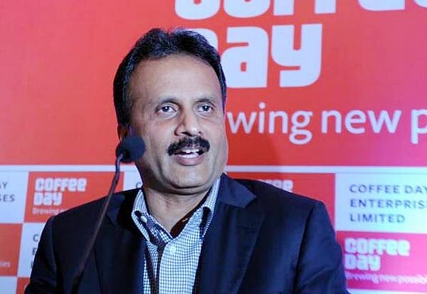 “சிறு கீறல்களால் சரியும் பெரும் கோட்டைகள்” : சித்தார்த்தாவின் ‘Café Coffee Day’ கனவு கரைந்த கதை!