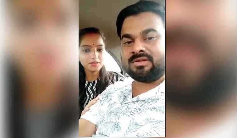 பாதுகாப்பு கேட்ட தம்பதியர் நீதிமன்ற வளாகத்திலேயே கடத்தல் : பா.ஜ.க எம்.எல்.ஏ காரணமா ?