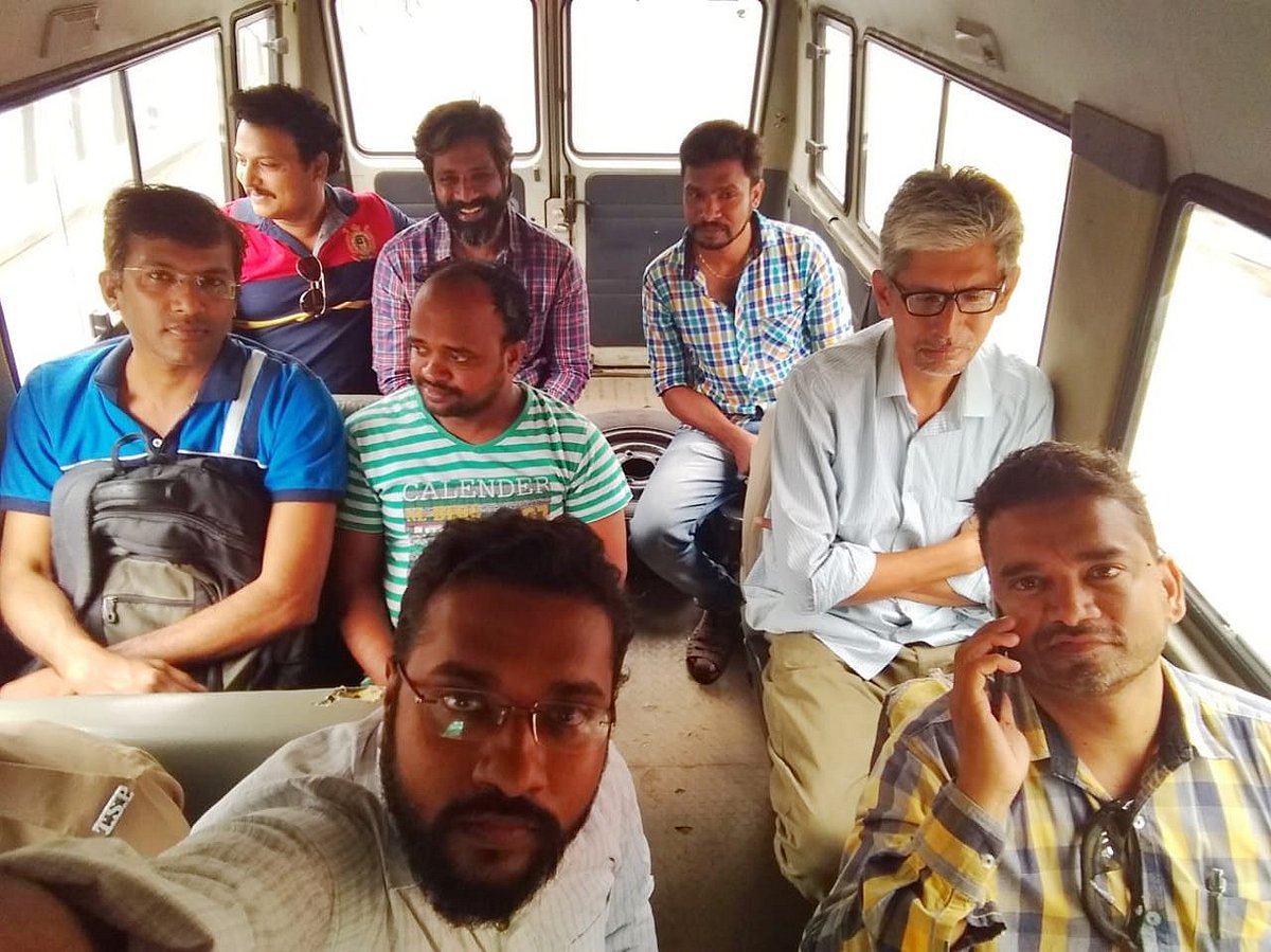 ஏரியை பார்வையிடச் சென்ற தன்னார்வலர்கள் கைது : அரசு செய்யவேண்டிய பணியை மக்கள் செய்தால் கைதா?