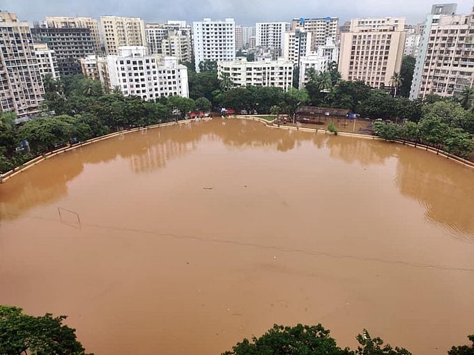 மும்பையில் வரலாறு காணாத கனமழை : இதுவரை 47 பேர் பலி எனத் தகவல்!