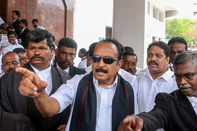 “எத்தனை வழக்குப் போட்டாலும் அதை சந்திக்கத் தயார்” - மத்திய அரசுக்கு எதிராக சீறிய வைகோ !