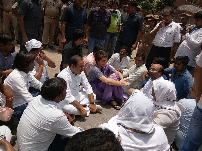 நிலத்தகராறில் 9 பேர் சுட்டுக்கொலை : நியாயம் கேட்டு போராட்டத்தில் ஈடுபட்ட பிரியங்கா காந்தி கைது !