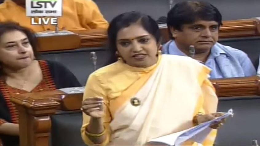 “சமூக நீதியையும், சமத்துவத்தையும் போற்றும் தமிழ் மண்ணிலிருந்து...” - தமிழச்சி தங்கபாண்டியனின் முதல் உரை!