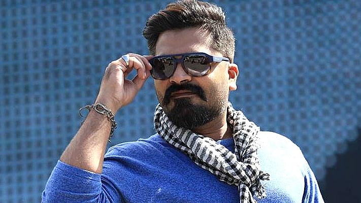 “5 மணிநேரம் தான் நடிப்பேன்.. சண்டே லீவ்” : ஸ்கூல் குழந்தை போல அடம்பிடிக்கும் சிம்பு !